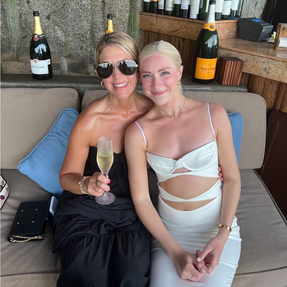Meet your Posher, Jen & Alexa